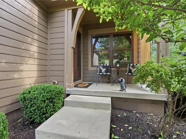 7817 W 158th Pl, Overland Park, KS 66223