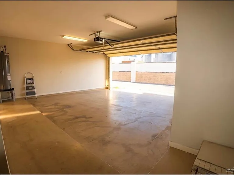 1220 E Agusta Ave — Photo 15