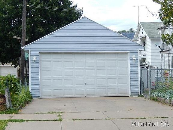 3rd image of 1001 Lamb St