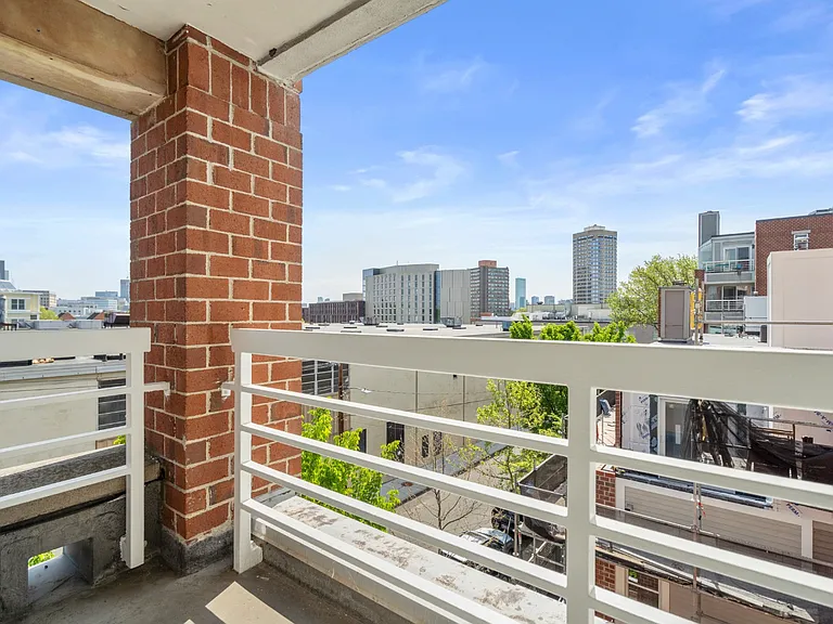 20 Chestnut St #406 — Photo 3
