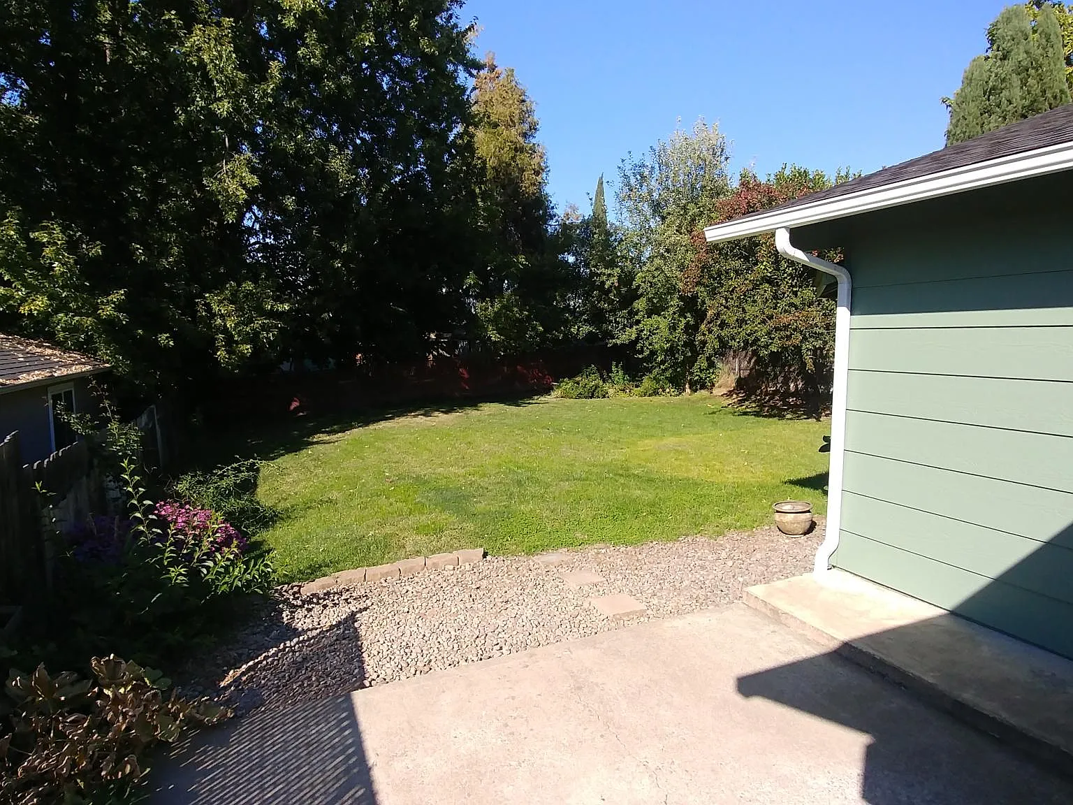 2101 Hill Way — Photo 4