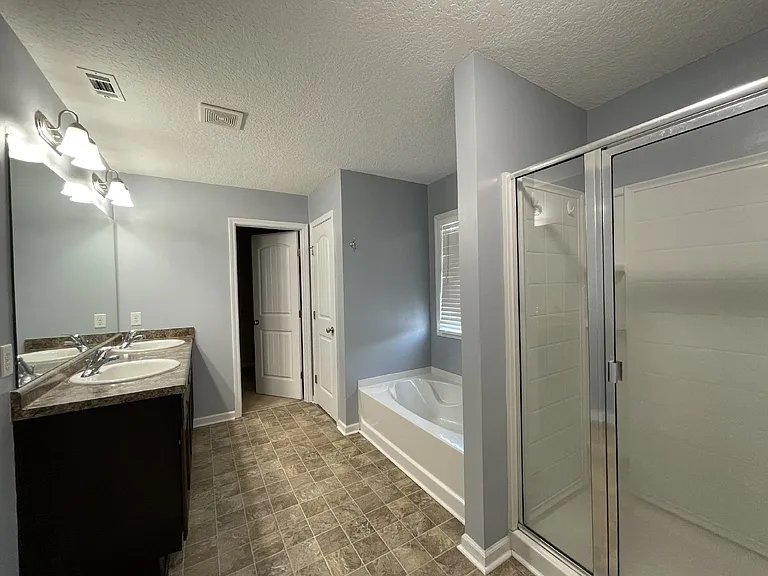 1322 Windrow Dr — Photo 16