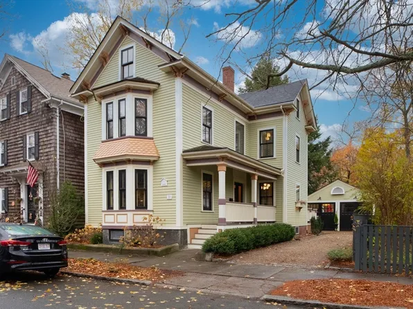 10 Hathorne St, Salem, MA 01970