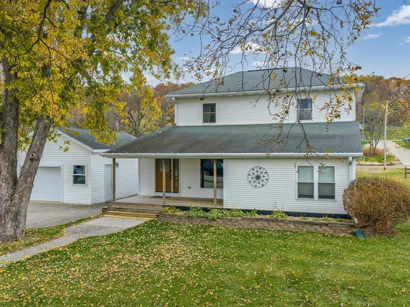 318 E Walnut St, North Freedom, WI 53951