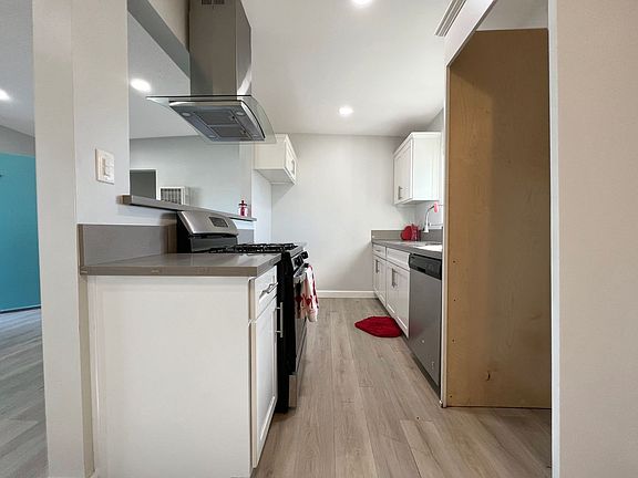4th image of 122 E 55th St APT 7