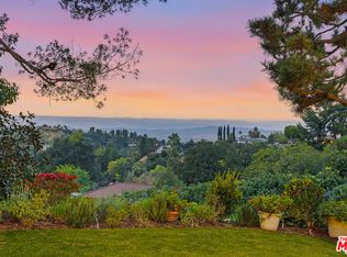 3465 Valley Meadow Rd, Sherman Oaks, CA 91403
