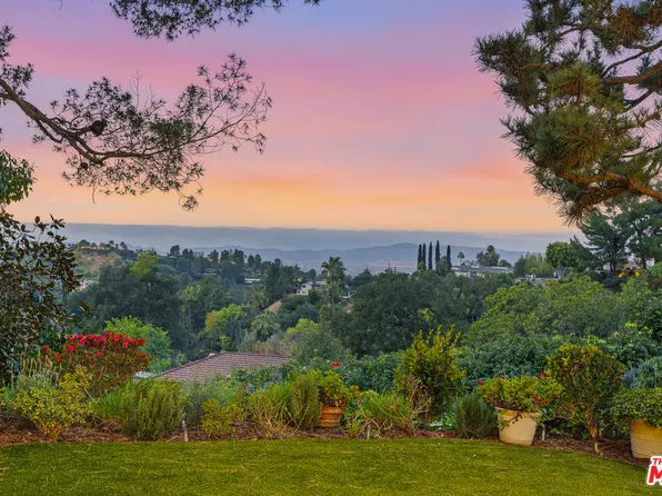 3465 Valley Meadow Rd, Sherman Oaks, CA 91403