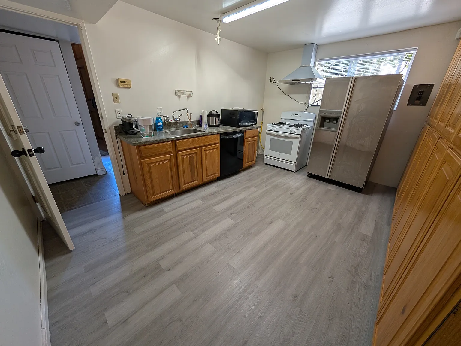 163 Gifford Ave — Photo 1
