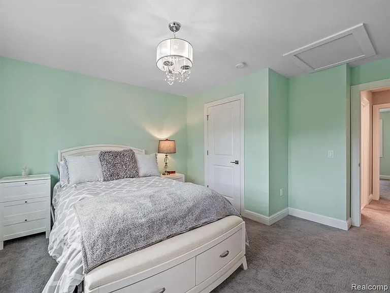 3511 Lakecrest Dr — Photo 43