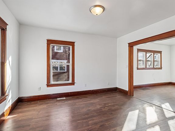 4th image of 2210 University Ave