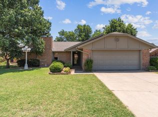 2303 NW Redwood Ln, Lawton, OK 73505