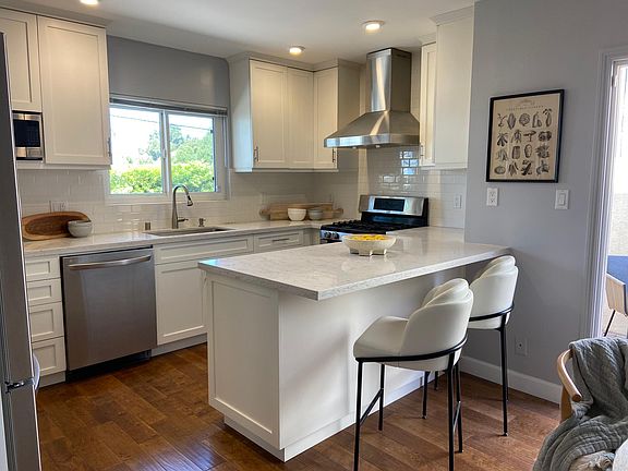 4th image of 618 Pacific St APT 1