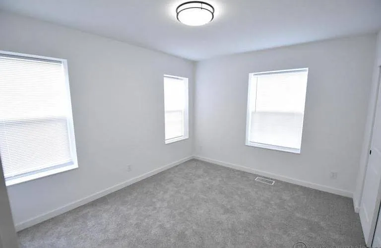 1400 Hamlet St — Photo 4
