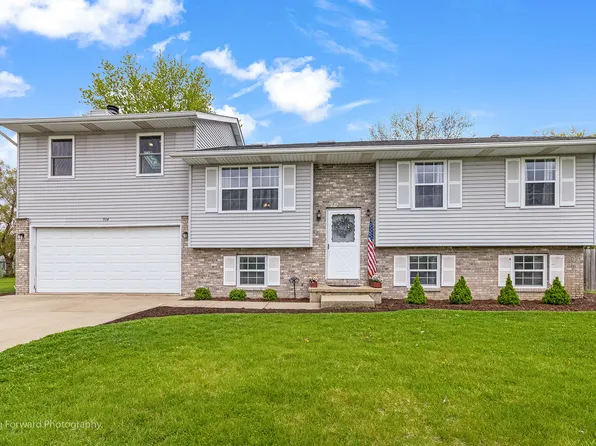 904 N East St, Plano, IL 60545