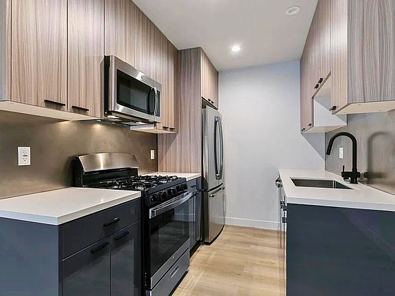 5th image of 9337 National Blvd APT 4
