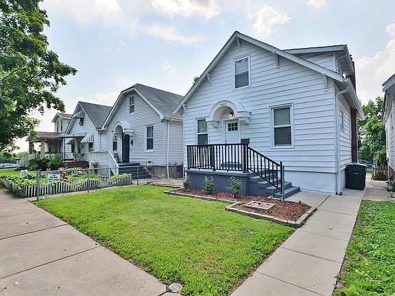 3rd image of 4667 Dewey Ave