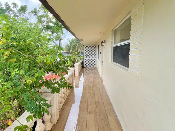 7021 SW 19th Mnr, Pompano Beach, FL 33068