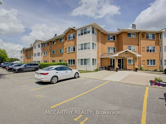 4th image of 250 Robert St #300