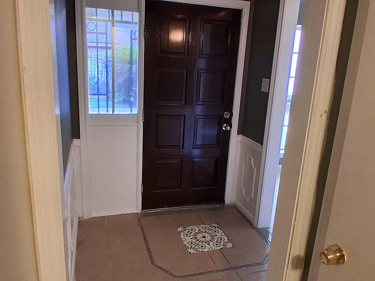 4315 Baneway Dr — Photo 2