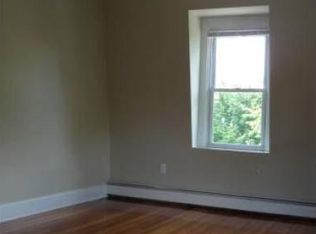 53 Nesmith St APT 4, Lowell, MA 01852