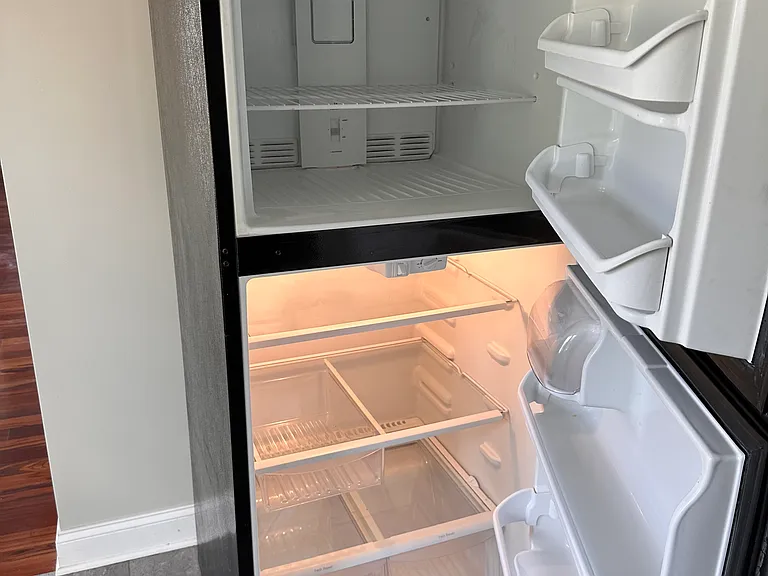 17-19 Peacock St #2 — Photo 19