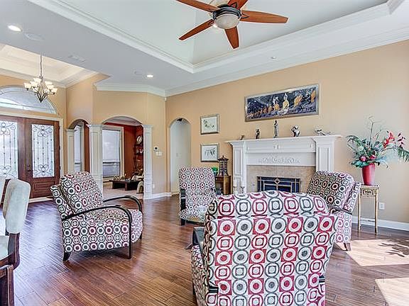 5th image of 524 Oak Leaf Ct
