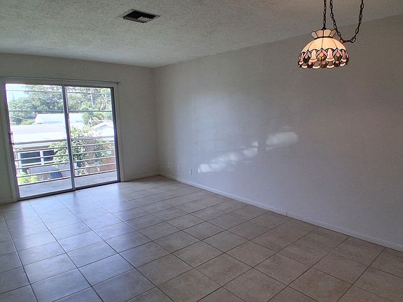 5th image of 410B W Palm St #B24
