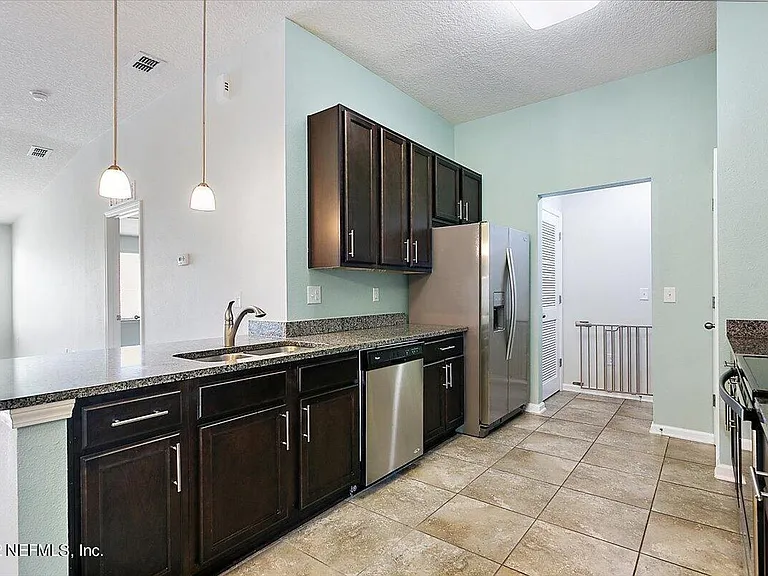 213 Larkin Pl #108 — Photo 6