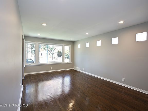 2nd image of 10715 S Emerald Ave
