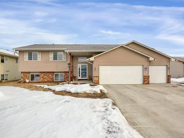 320 Shea St, Belle Plaine, MN 56011