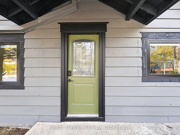 5th image of 283 Tiny Beaches Rd S