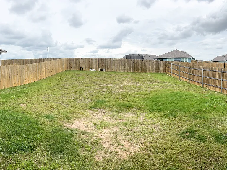 7307 Gilbert Dr — Photo 21