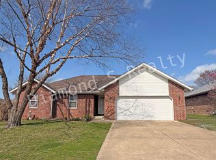 3539 W Vincent Dr, Springfield, MO 65810