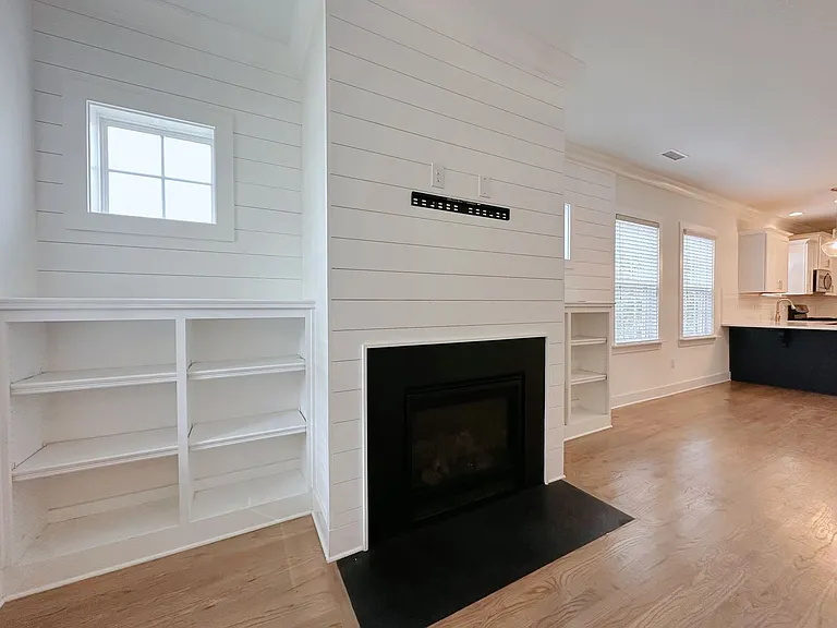 309 Lyric St — Photo 6