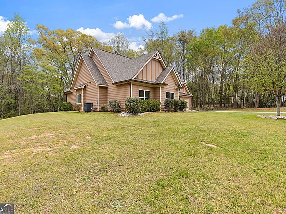 2nd image of 180 Holders Siding Rd