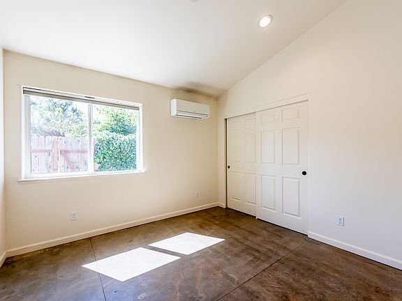 5th image of 12062 Mead Rd