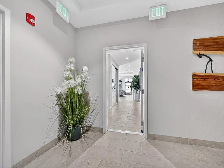 41 SW Seminole St #209 — Photo 6
