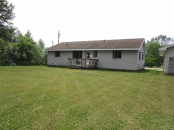 5th image of 836 Manistique Ave