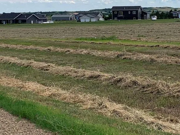 3 Spaniel Rd, Mandan, ND 58554