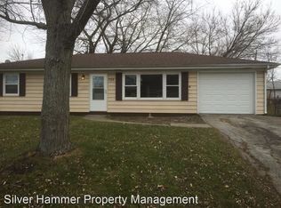 709 Ridgefield Rd, Valparaiso, IN 46385