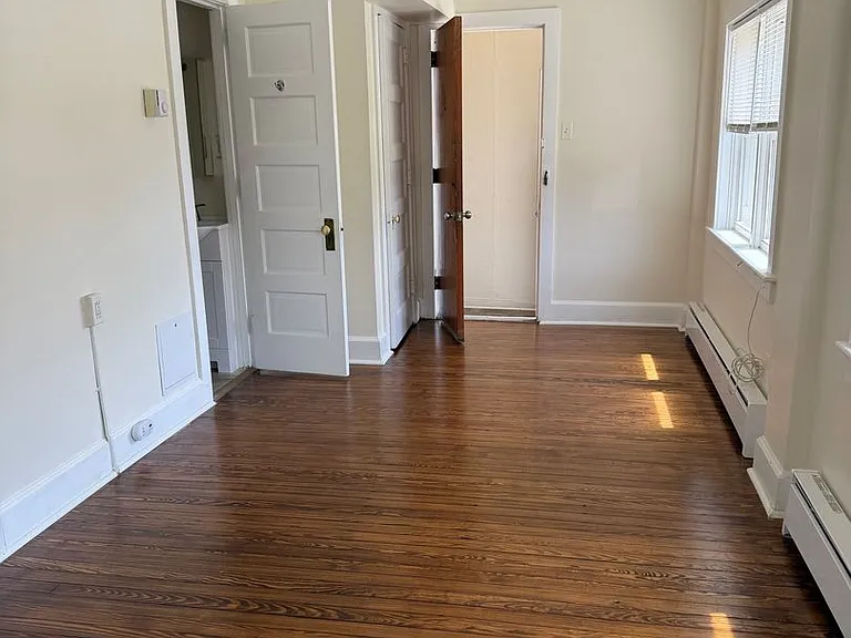 214 N Saint Cloud St — Photo 8