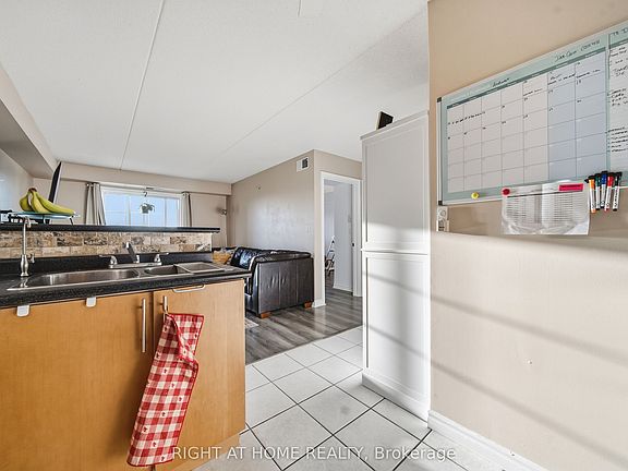5th image of 415 Grange Rd #305