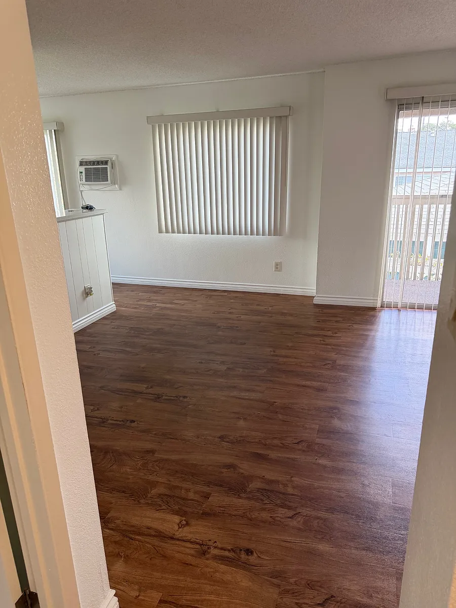 Building Photo - 249 Twin Oaks Ave #C
