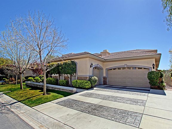 3rd image of 9817 Queen Charlotte Dr