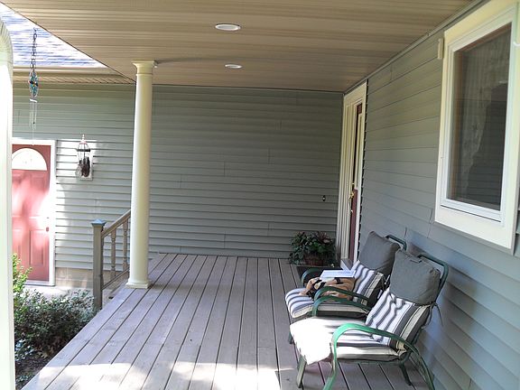 Covered porch 