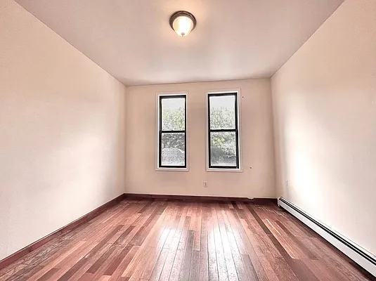 Rented by Oxford Property Group | media 8