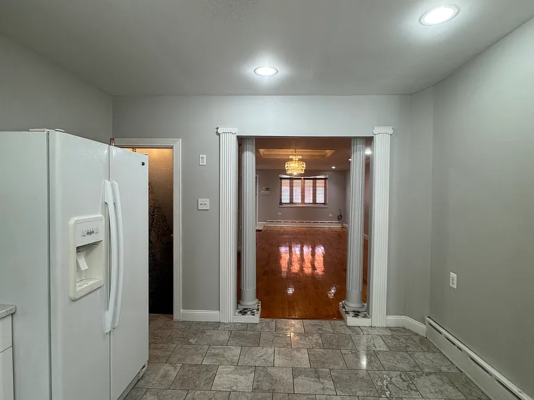 2427 S 6th St — Photo 7