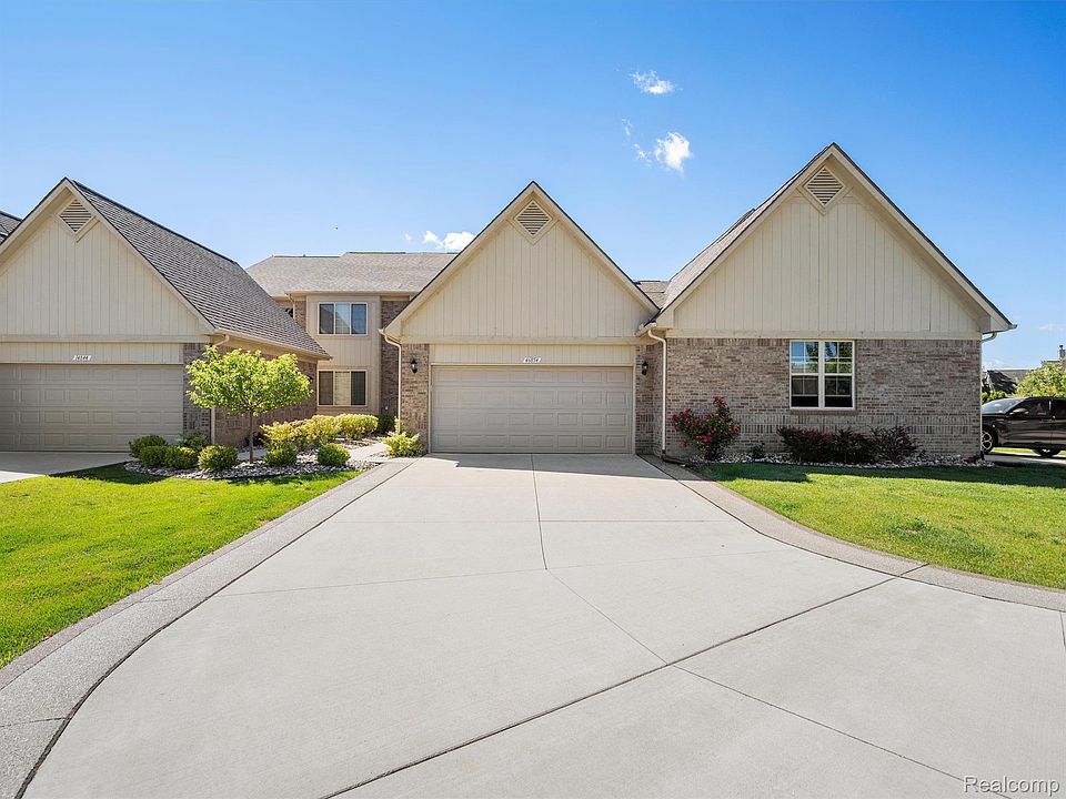 1st image of 46854 Emerald Creek Dr