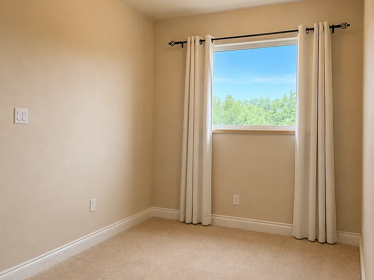 8440 Heather Cir — Photo 15