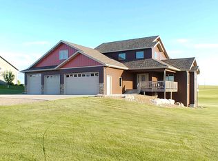 3121 Link Dr, Bismarck, ND 58503